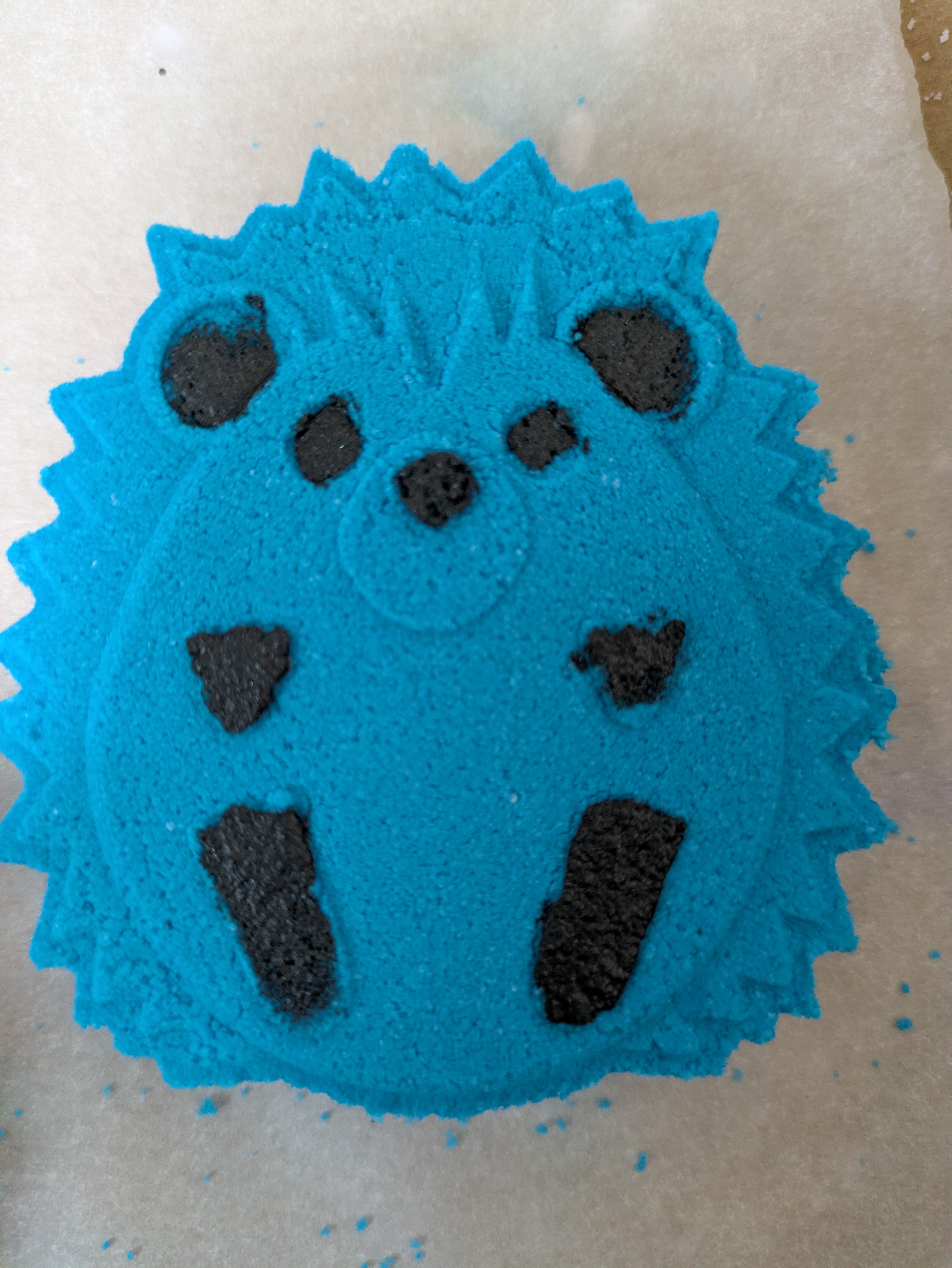 Hedgehog bath bomb with banana tangerine